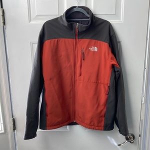 North face In very good condition , no tears , holes or obvious marks.